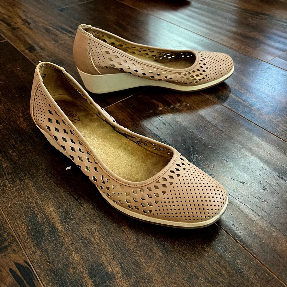 Naturalizer Brina Laser Cut Wedge Pump